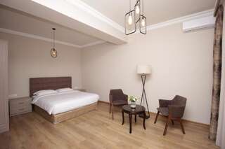 Отель A Hotel Yerevan Ереван Стандартный двухместный номер с 1 кроватью-3