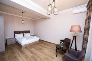 Отель A Hotel Yerevan Ереван Улучшенный двухместный номер с 1 кроватью-10